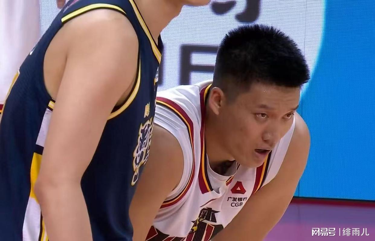 下家是吉林男篮!广东队被逼放走黄明依,宏远新四号位已敲定!
